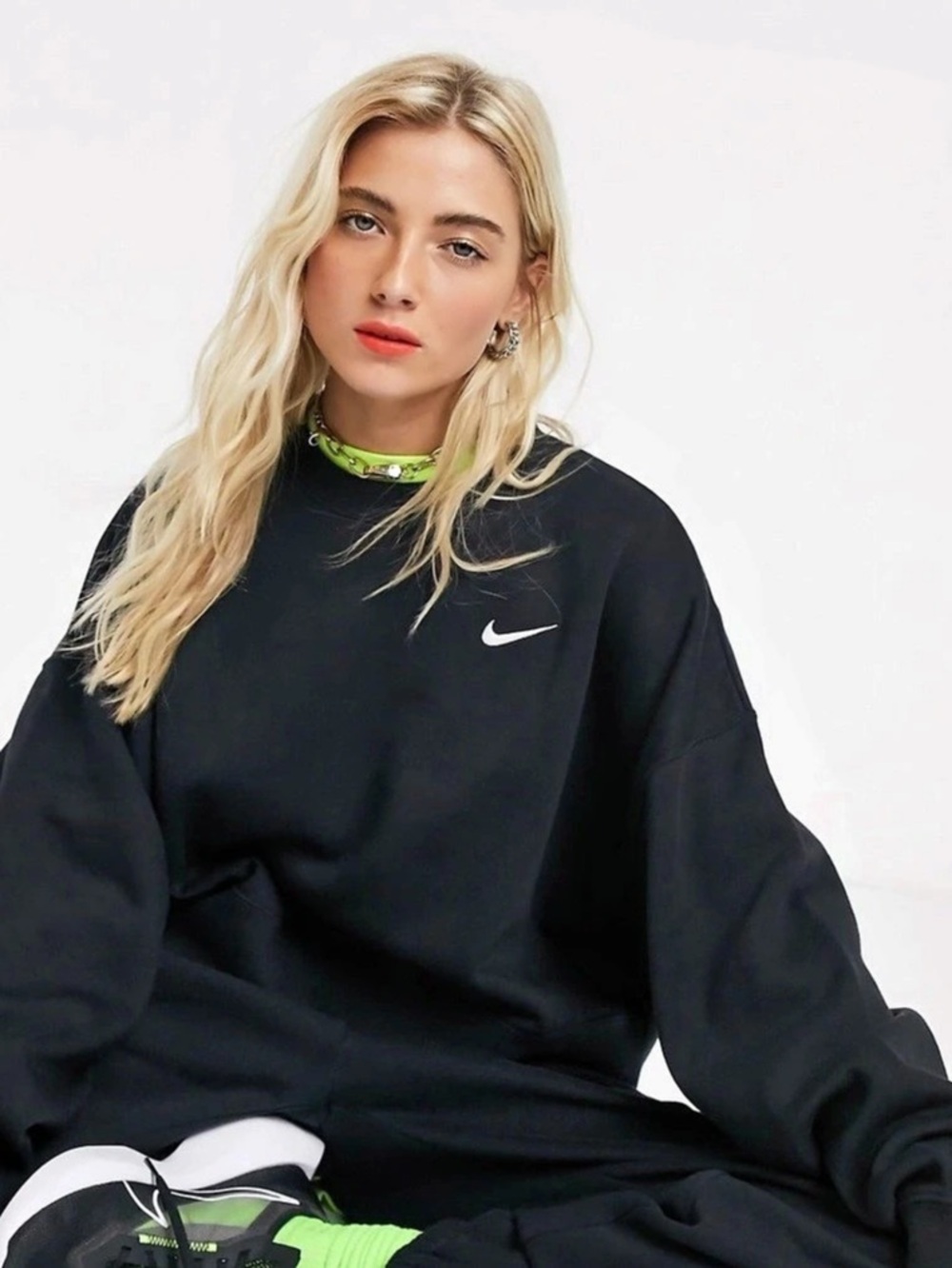 Nike Black Oversized Crewneck Sweatshirt Fleece Pullover Embroidered Swoosh Size